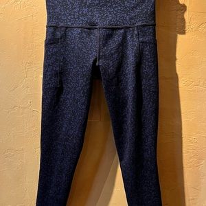 Athleta TWO PIECE Matching Crop Top & Leggings Black & Blue XXS  Great Condition